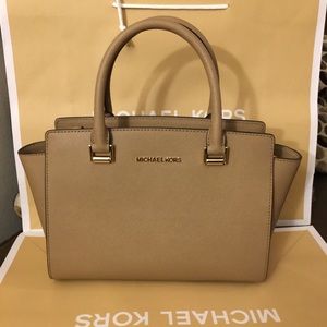🌷☘️🌸 Michael Kors MD Selma satchel 🌸☘️🌷
